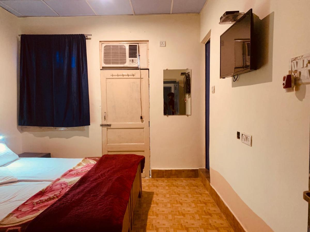 Vagabond Stay Hostel Váránaszi Kültér fotó