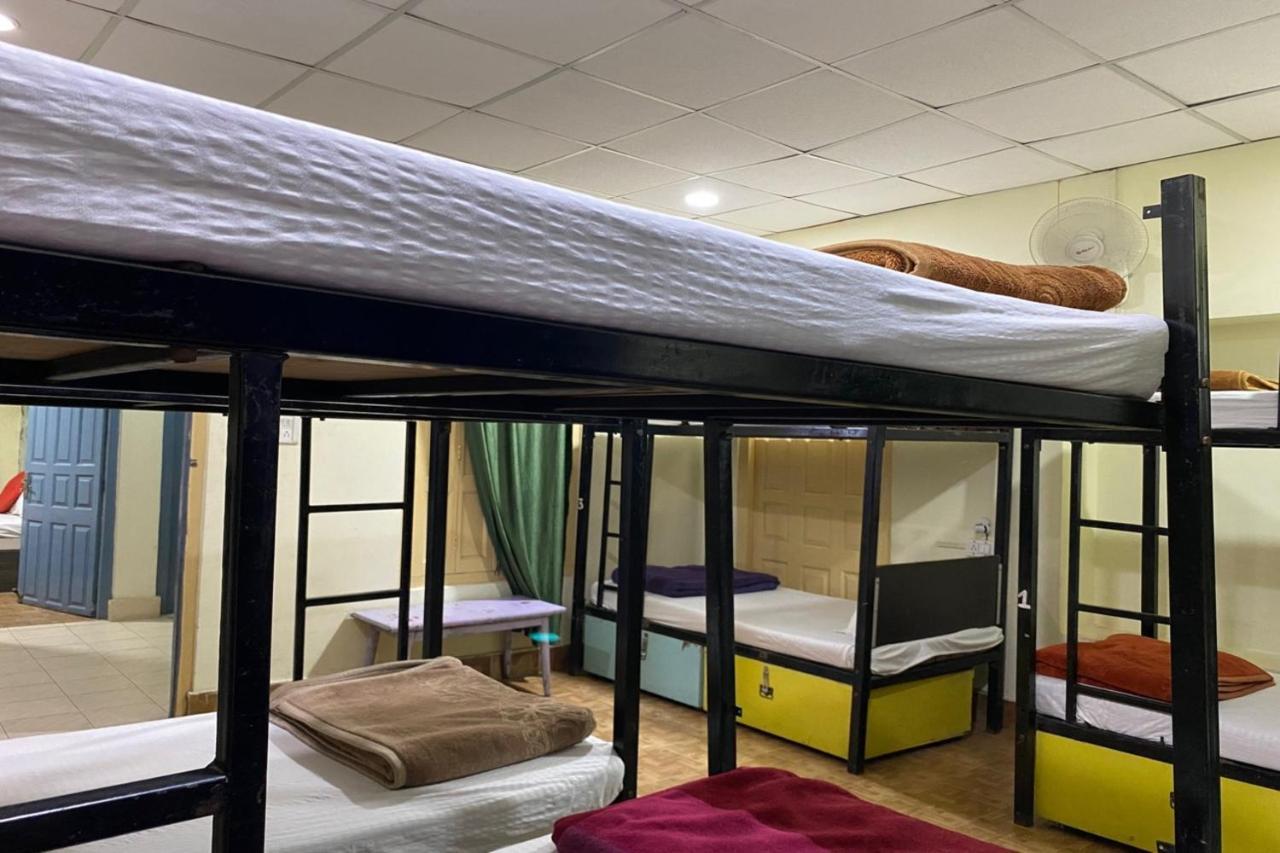 Vagabond Stay Hostel Váránaszi Kültér fotó