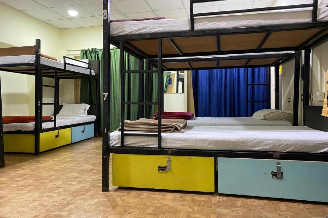 Vagabond Stay Hostel Váránaszi Kültér fotó