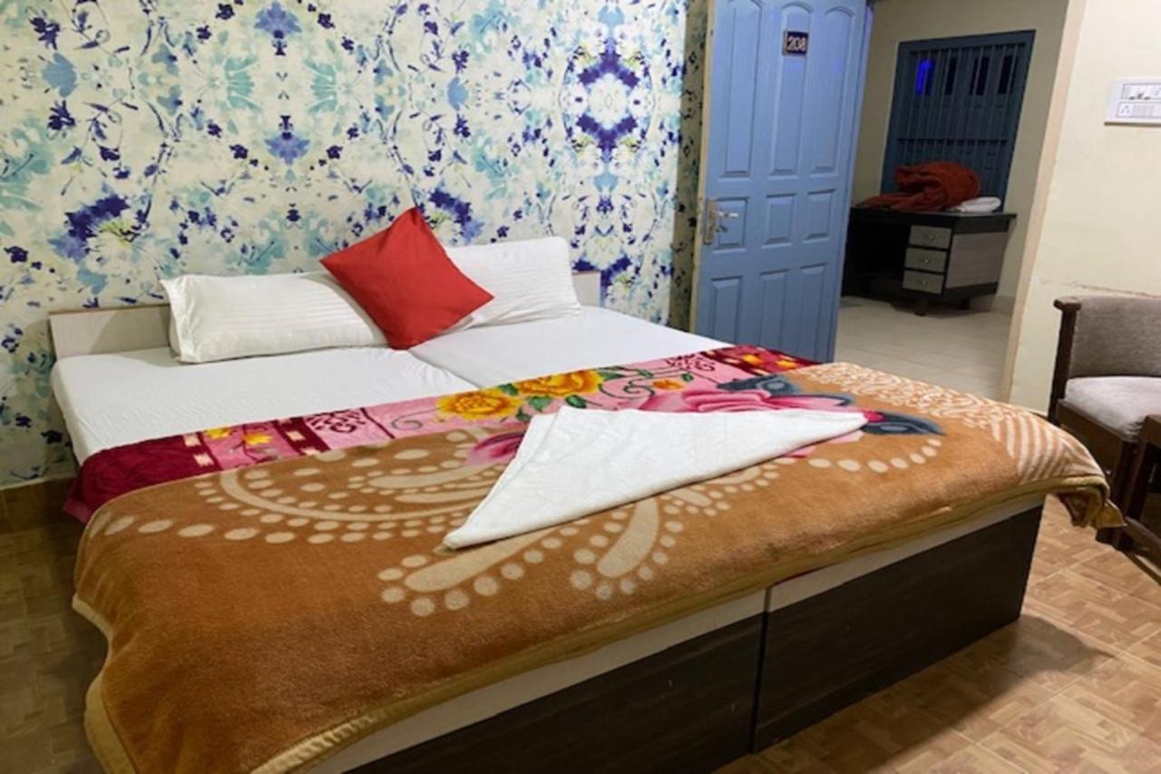 Vagabond Stay Hostel Váránaszi Kültér fotó