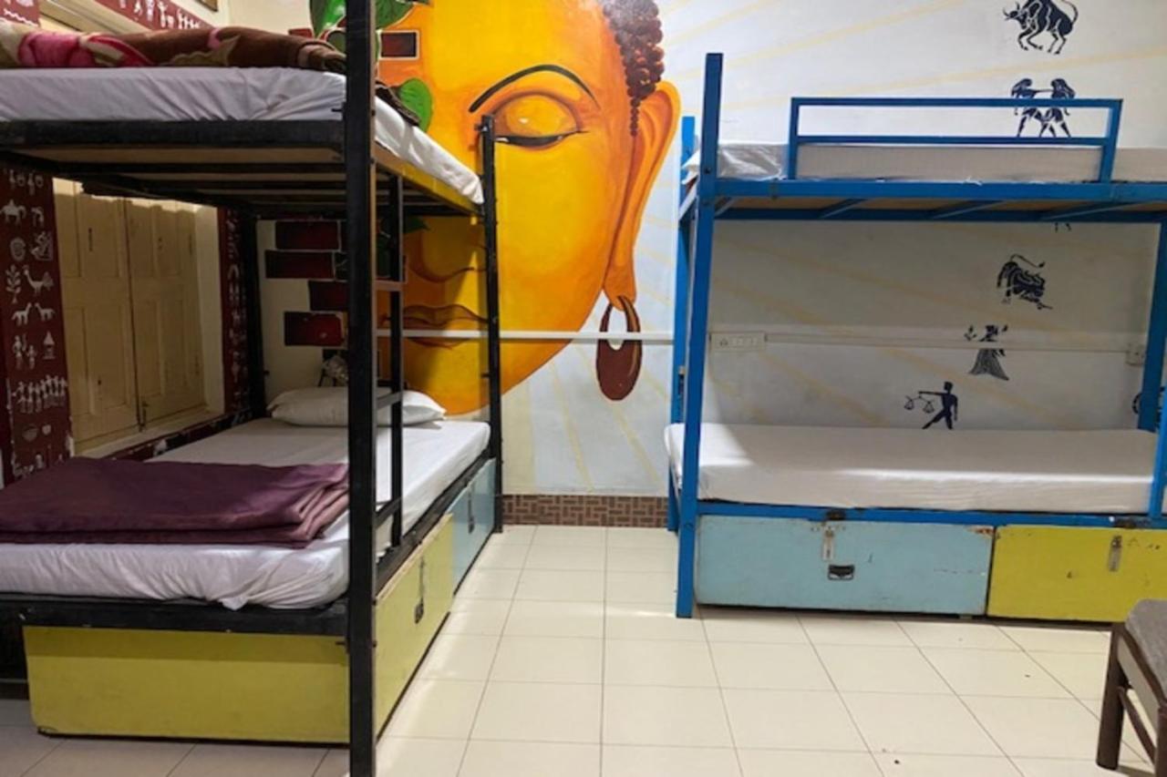 Vagabond Stay Hostel Váránaszi Kültér fotó