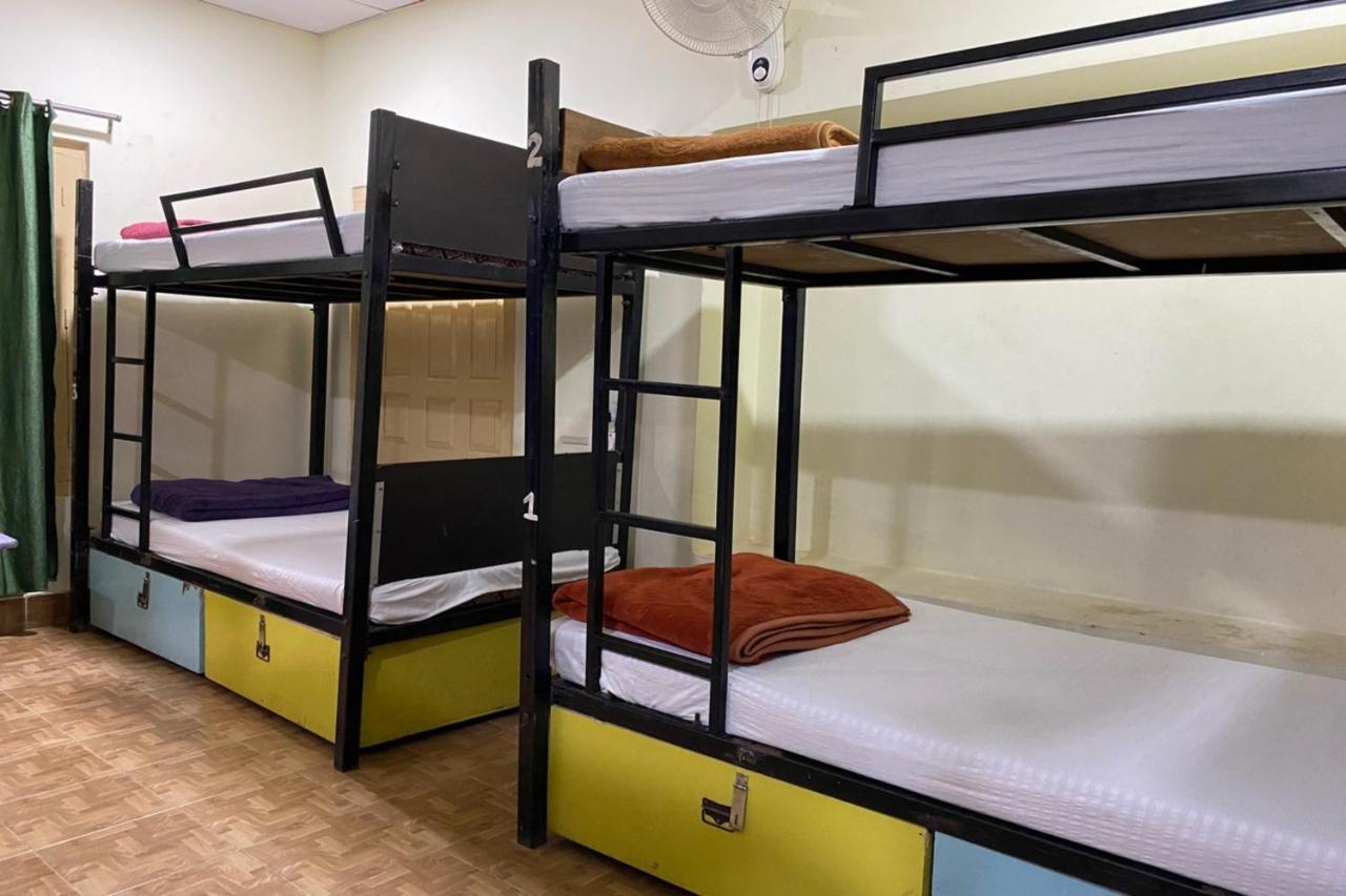 Vagabond Stay Hostel Váránaszi Kültér fotó