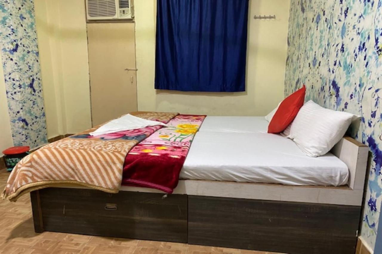 Vagabond Stay Hostel Váránaszi Kültér fotó