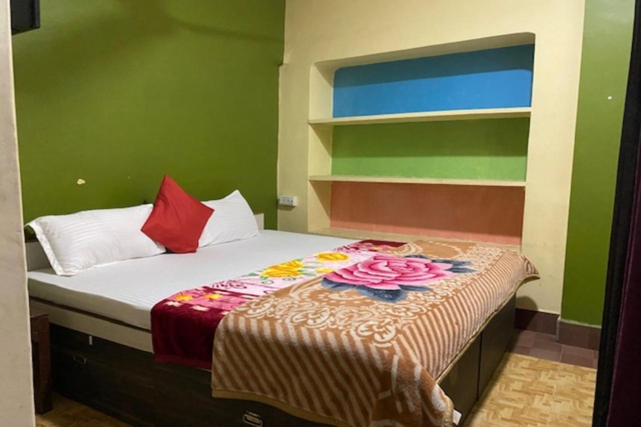 Vagabond Stay Hostel Váránaszi Kültér fotó